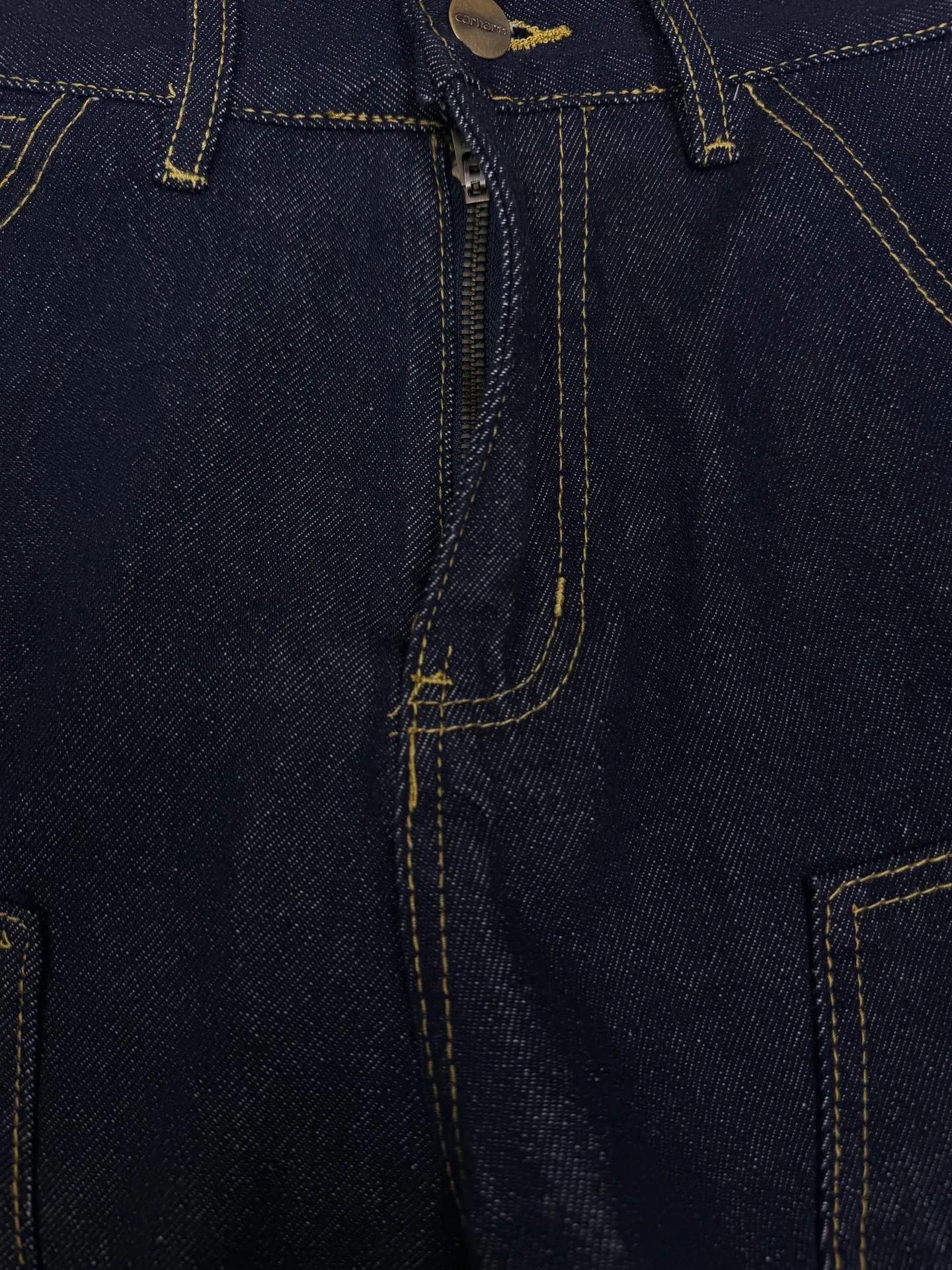 Carhartt 2026 New Arrival Denim Solid Color Logging Couple Style Washed Loose Denim Shorts High Version High Version Original customized denim fabric, Internet celebrity Same Style original pulp denim fabric, spliced ​​loose version, full-body solid color simple design, very high-end and stylish! The fabric feels very comfortable and these are super Versatile and beautiful denim shorts! ! Complete with three standards, Same Style for men and women 👫Must-have item Color: Dark Blue Size: 28, 30, 32, 34, 36 (five sizes)